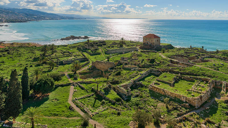 Fiskebyn Byblos vid Medelhavet, i Libanon.